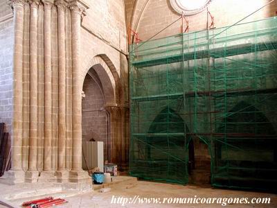 PINTURAS CON ANDAMIAJE PREPARADO PARA SU RESTAURACIN